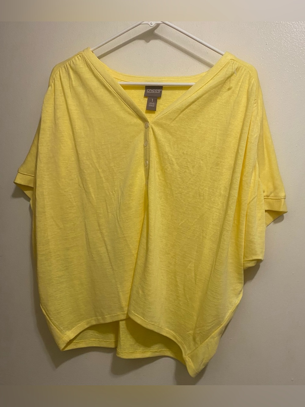 Chico’s Chicos Womens Size 1 XL 48” Bright Yellow Top Blouse V Neck Solid